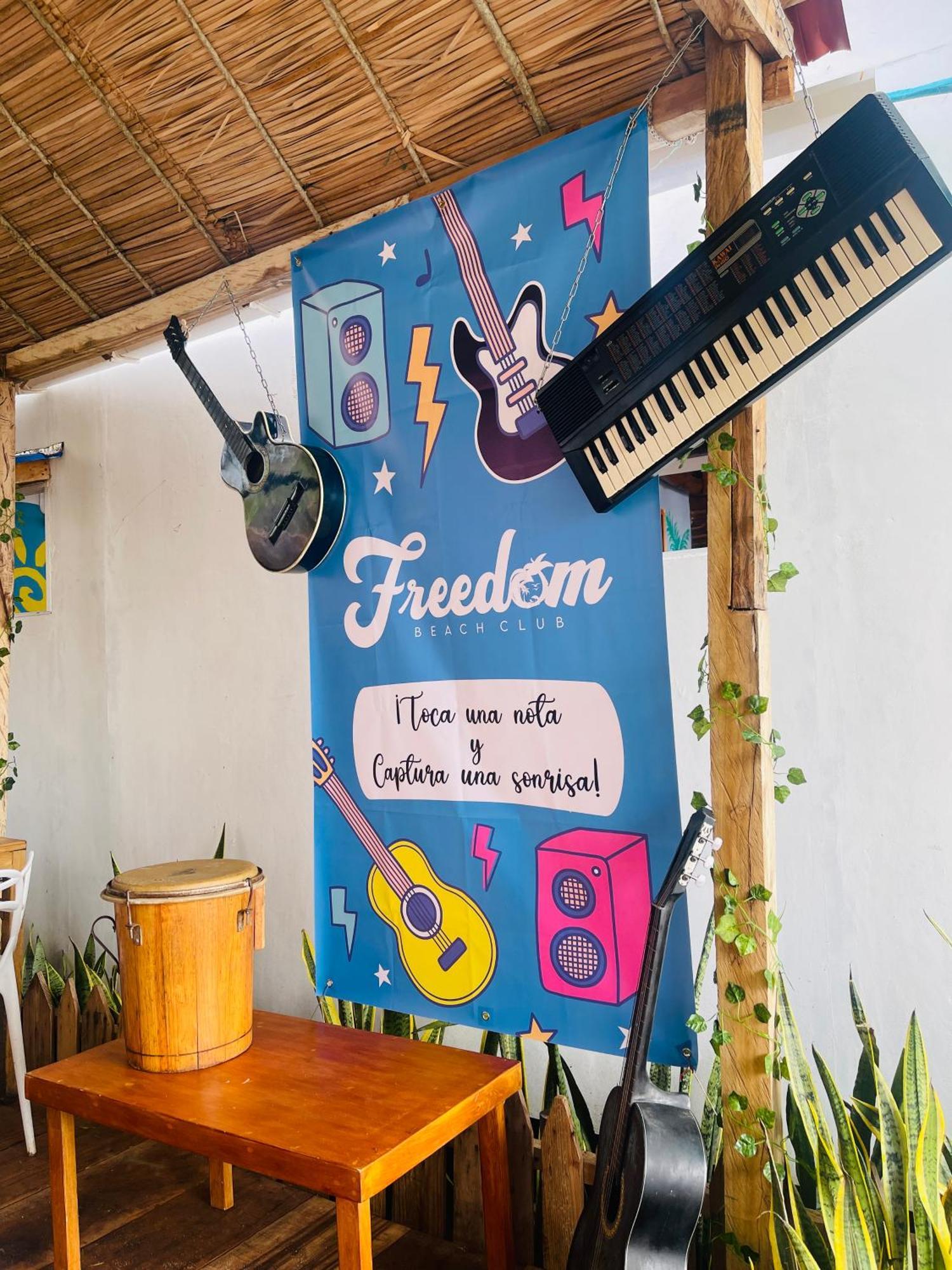 Freedom Club Inn *